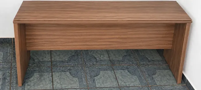 Escrivaninha em madeira - parcelo no cartão e entrego