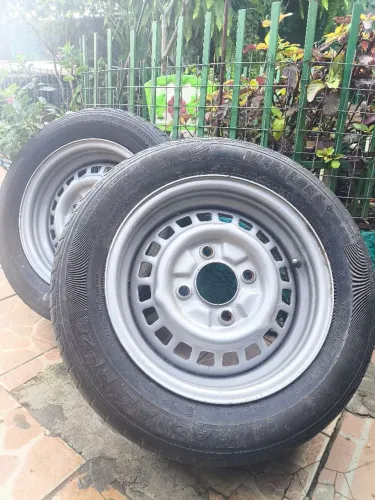 Par de pneus de Fusca Aro 15 Tala 7