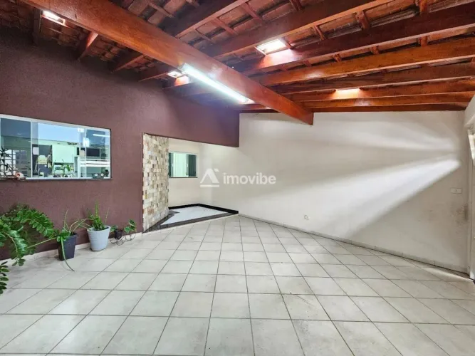 Casa de 03 dormitórios sendo uma suíte, à venda no bairro Vila Carioba em Americana/SP.