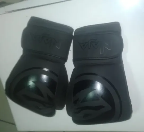 Luva De Boxe Naja Semi-Nova