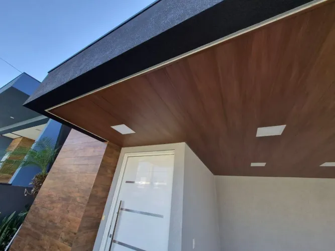 Forro pvc amadeirado liso instalado 