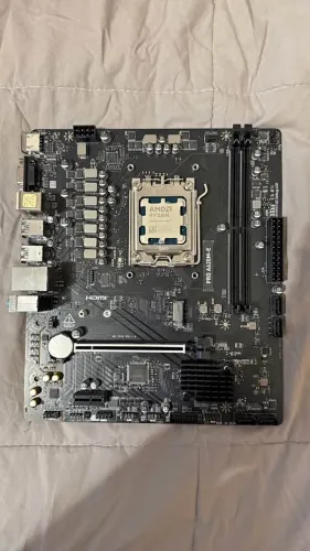 Ryzen 5 8400f + placa mãe MSI A620 Pro (ambos na garantia)
