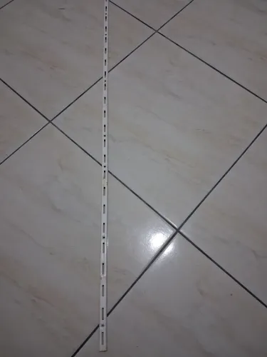 Trilho Cremalheira para Prateleiras de parede Cremalheira 2 Metros