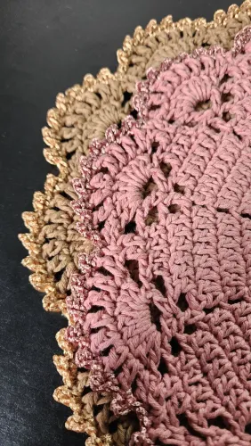 Americano de crochê em cores clássicas