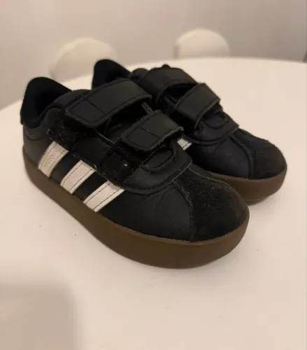 Tênis Adidas infantil 