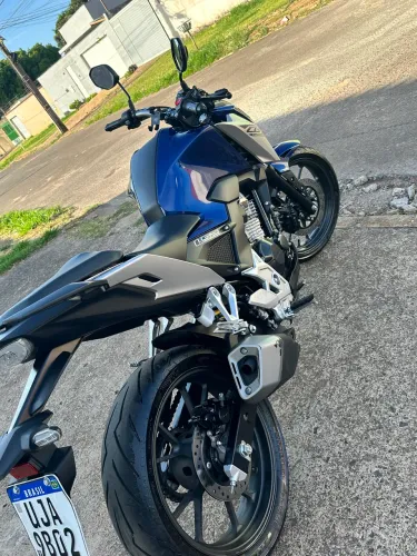 HONDA CB 300F 2026 ABS | AZUL E PRATA