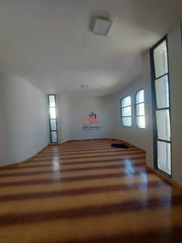 Casa no Santa Marta com 4 Quartos (1 Suíte)  Piscina