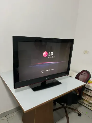 TV LG 32 POLEGADAS (Com alguns problemas)