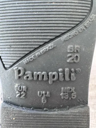 Bota pampili em couro tamanho 20