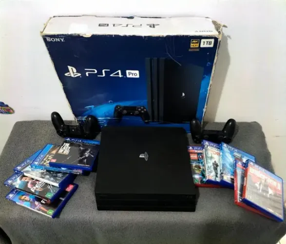 PS4 Pro 4k c/ Caixa e 10 jogos - Ac cartão