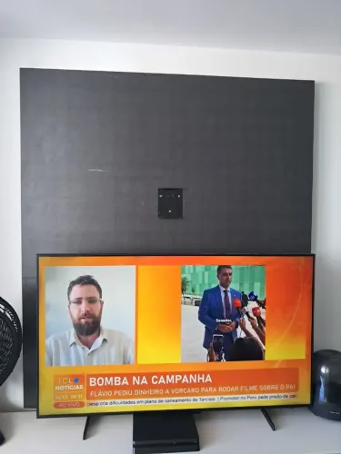 Painel de TV (não acompanha TV)