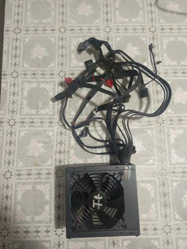 Fonte Thermaltake Smart 650W (SP-650AH2NKB) 80 plus