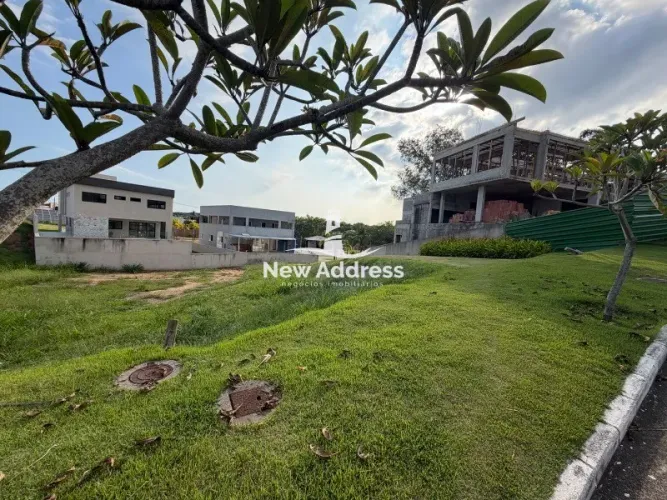 TERRENO DE 725m² COM PROJETO APROVADO NO RIVIERA PARK.