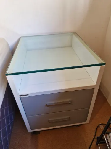 Mesa de cabeceira + móvel