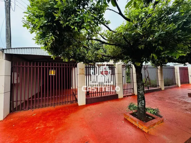Casa com 2 dormitórios à venda, 120 m² por R$ 350.000,00 - Centro - Primeiro de Maio/PR