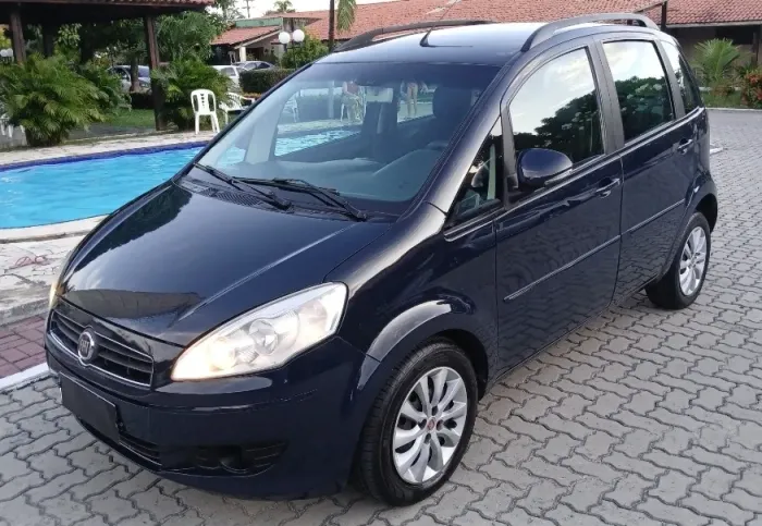 Fiat Idea Essence 1.6 Flex 16V 5P 2013