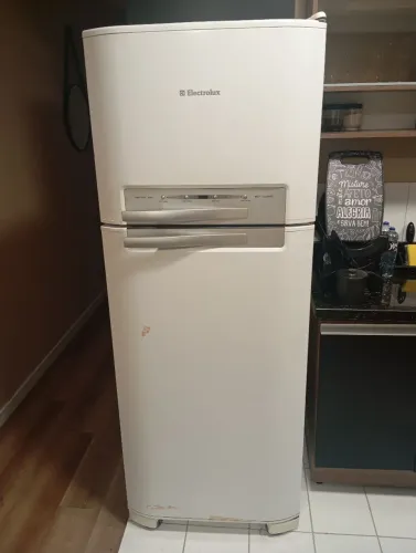 Geladeira Electrolux df46