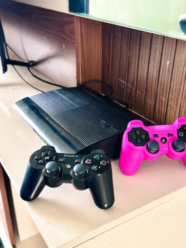 PS3 +7 Controles! & mais de 1400 jogos de ps3 e 1000 de emuladores Nintendo/Sega