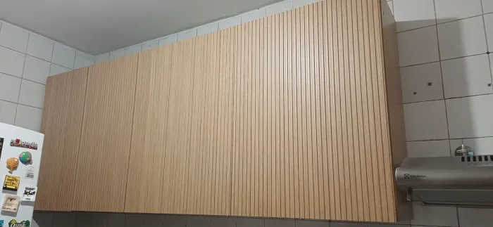Armários pouco tempo de uso