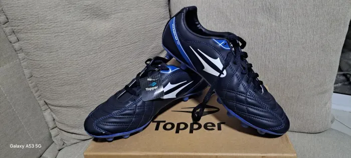 Chuteira de campo topper titanium IV