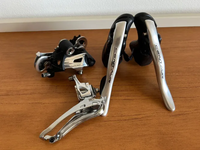 Ergopower e câmbios Campagnolo Centaur