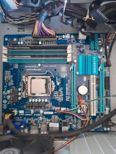 Kit i5 3300 com placa mãe Gigabyte GA-Z77M-D3H e 16 Gigas de Ram
