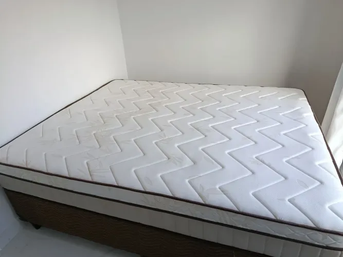 Cama box Queen (colchão+base)