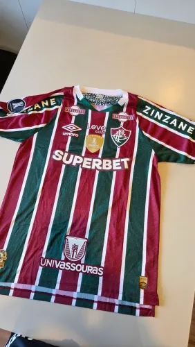Camisa Oficial de Jogo do Fluminense Libertadores 2024 - atleta Thiago Santos