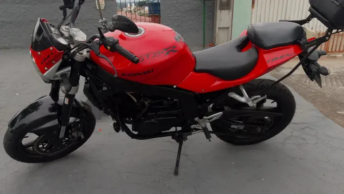 Vendo moto Kasinski comet 250