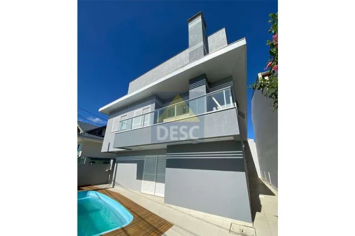Casa com 7 dormitórios Frente mar em Navegantes