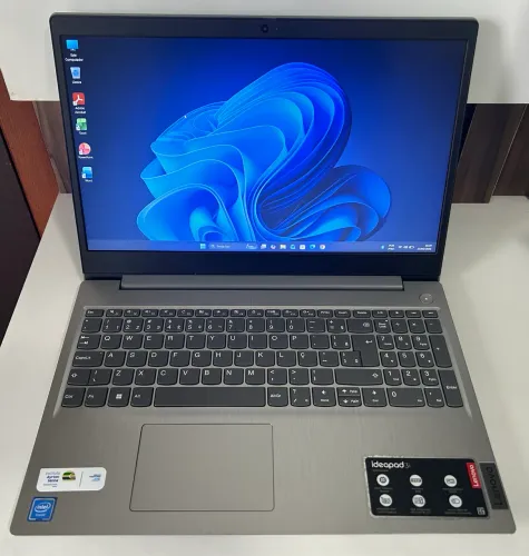 Notebook Lenovo com SSD e tela Full HD