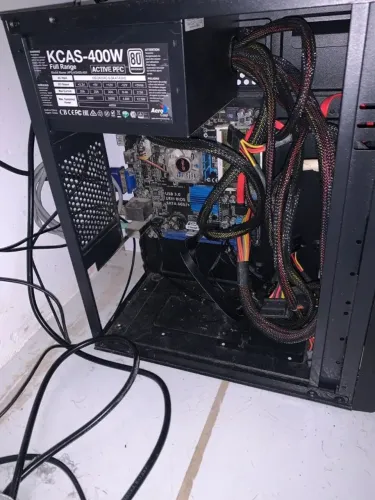 PC, placa mãe asus, processador, memória RAM, fonte 400w, monitor "15,6"( SEM GABINETE).