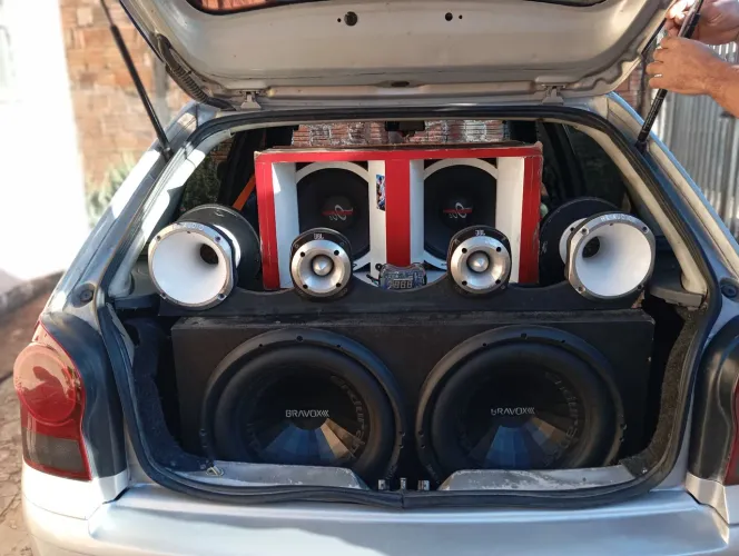 Vendo som automotivo completo barato