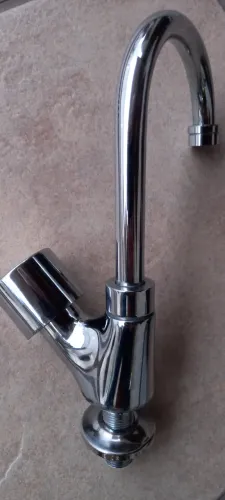 Torneira bica alta luxuosa cromada metal