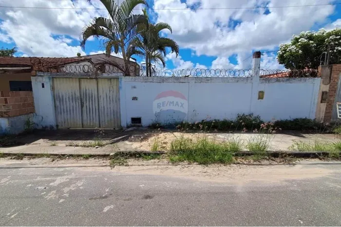 CASA A VENDA NO BAIRRO DE FATIMA ITAMARAJU BA