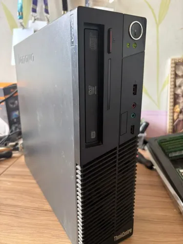 Computador Desktop Lenovo ThinkCentre M70e Core 2 Duo 500Gbs