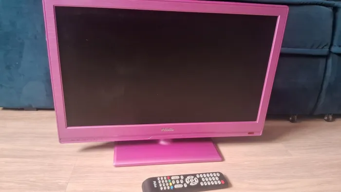 TV Rosa philco ( não é smart) com controle 
