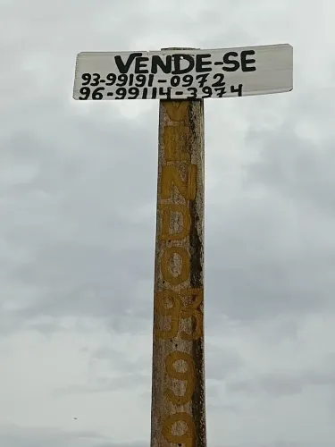 Vendo,alugo ou troco terreno em Mojuí dos Campos próximo ao campo Nogueira medindo 14 m×65