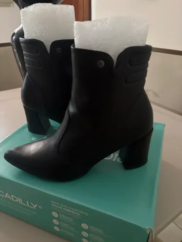 Bota Picadilly