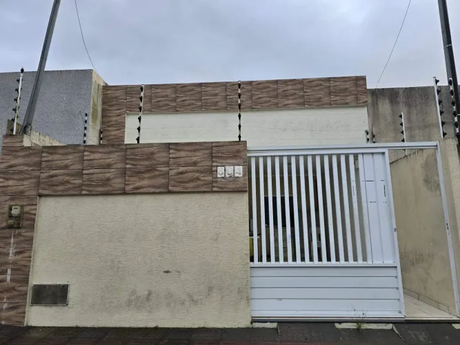 Conforto, Frescor e Espaço no Paraíso da Serra! Casa de 3 Quartos com Suíte