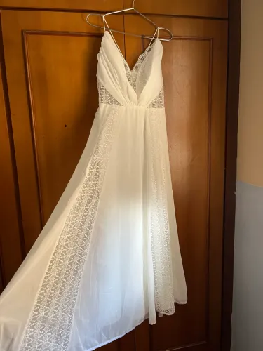 Vestido de Noiva Boho Romântico M/G com Renda e Ajuste nas Costas ?