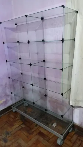 Prateleiras de vidro