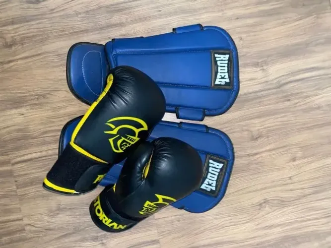 Kit Luva 12 Oz e Caneleira p/ Muay Thai