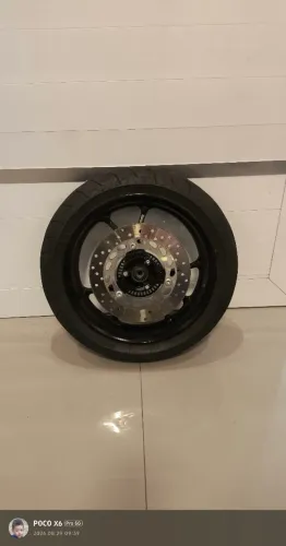 Pneu original nmax 160 Pirelli mais de meia vida