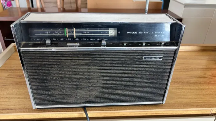 Rádio antigo Philco Ford 9band