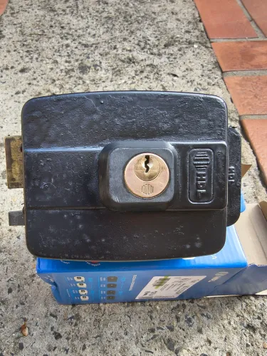 Fechadura eletrônica HDL C-90