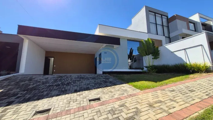 Imóvel em Condomínio Fechado em Indaiatuba-SP, 3 Quartos, 3 Suítes, 1 Sala, 4 Banheiros, 4