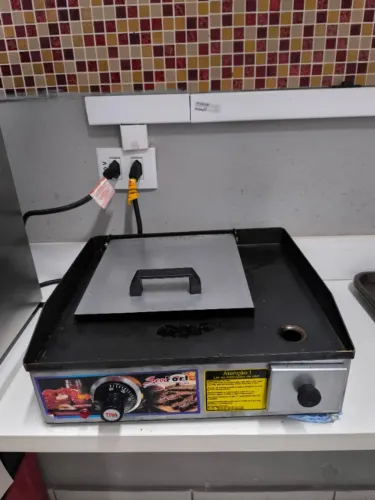 Chapa lanche profissional 40 x 35 com prensa 110v