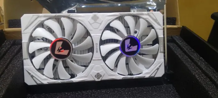 RX 6500 XT 4GB R$550,00 NOVA NA CAIXA ABERTA SÓ PARA TESTAR.