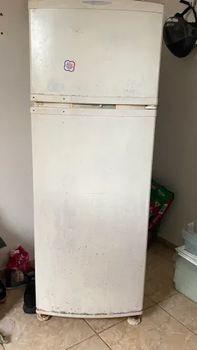 Vende-se geladeira 